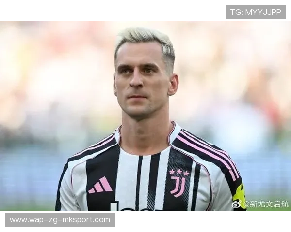 尤文米利克高难度凌空抽射让球迷全体瞠目结舌